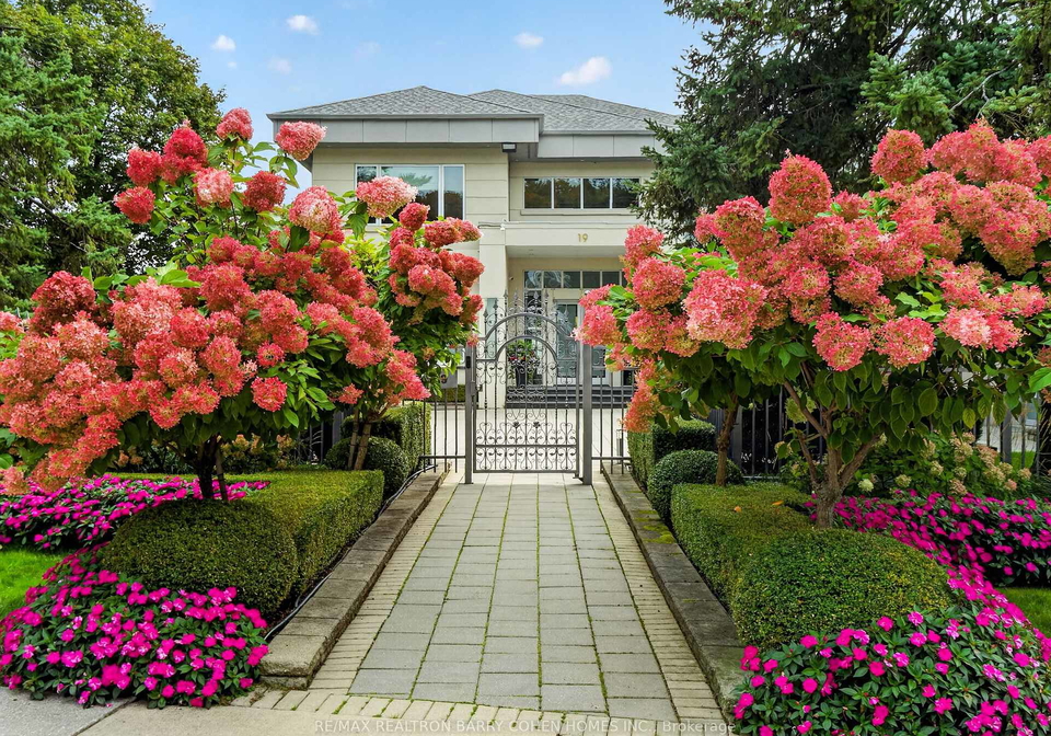 19-maryvale-crescent-richmond-hill-ontario-n13834442