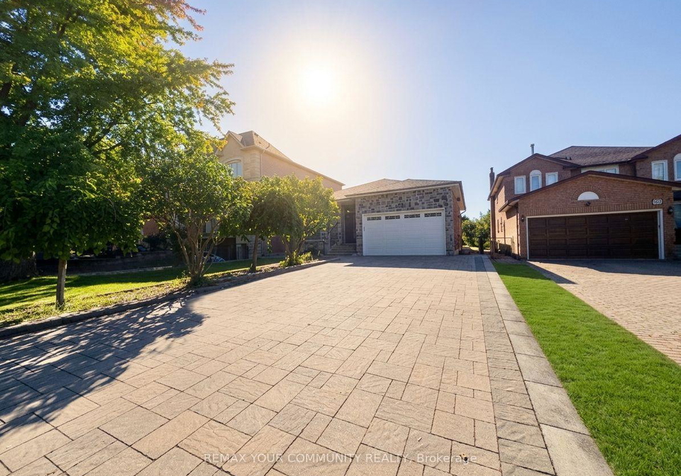31-oak-avenue-richmond-hill-ontario-n13835696