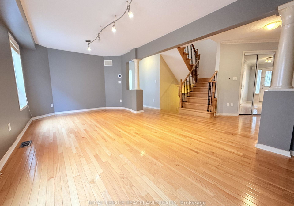 8-maffey-crescent-richmond-hill-ontario-n13838298