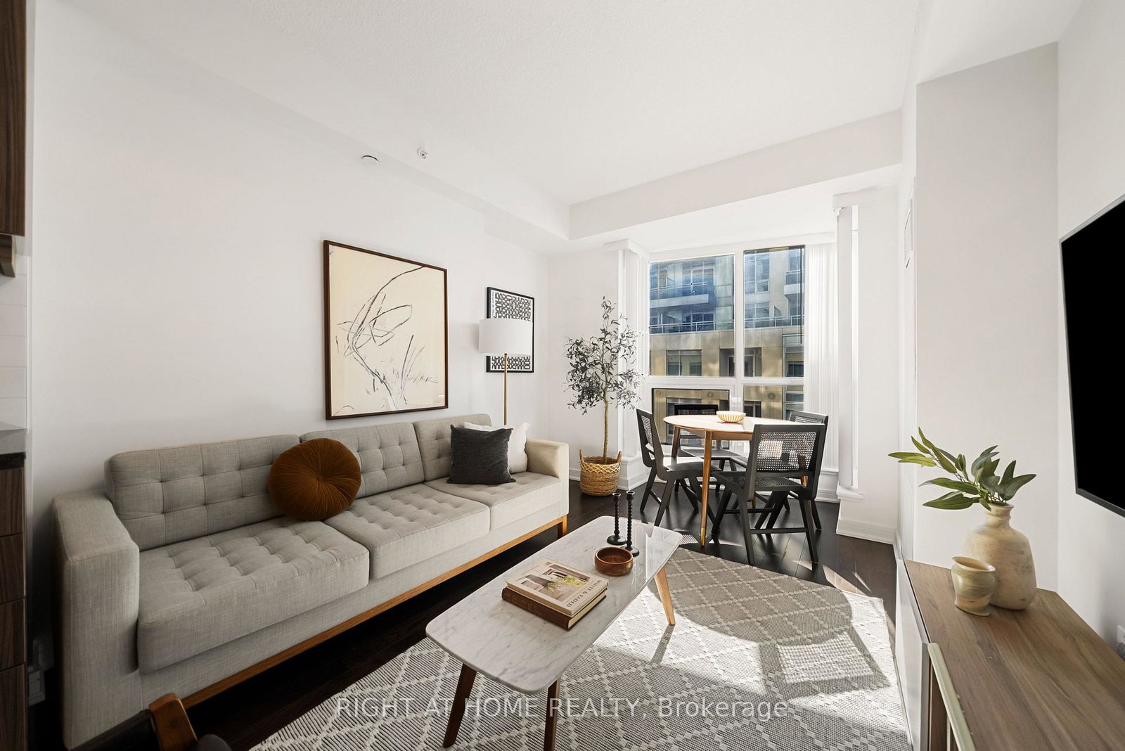 9201-yonge-street-richmond-hill-ontario-n13838596