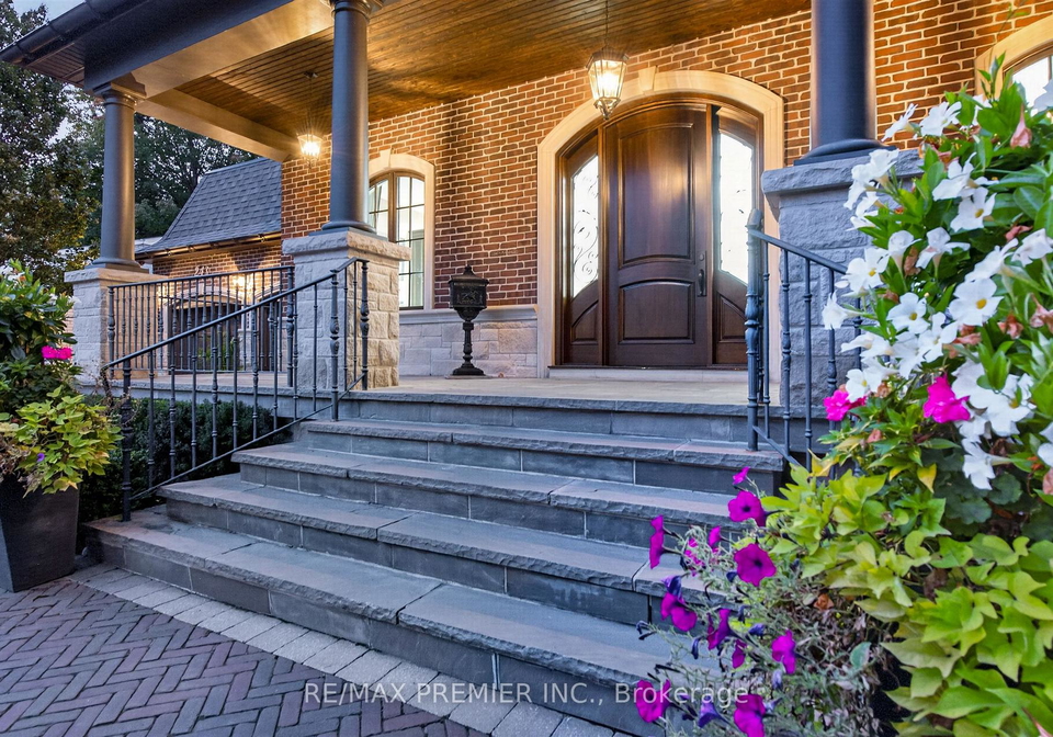 243-rumble-avenue-richmond-hill-ontario-n13839188
