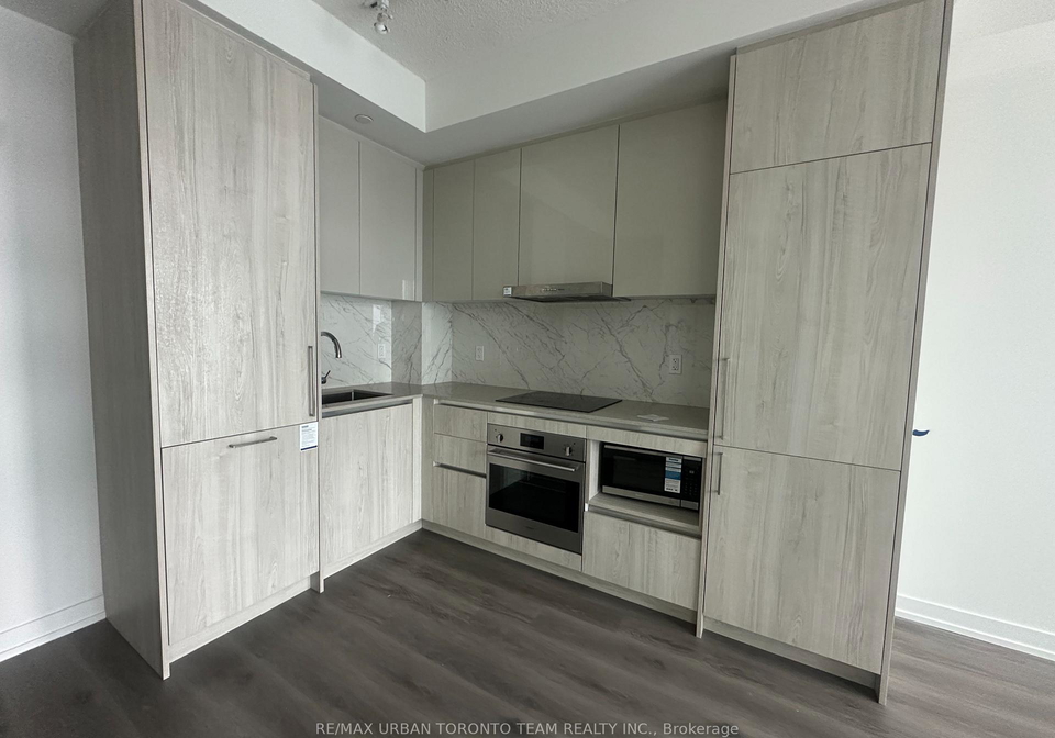 225-commerce-street-vaughan-ontario-n13839258