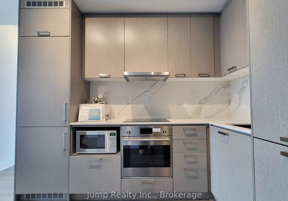 10-honeycrisp-crescent-vaughan-ontario-n13843838