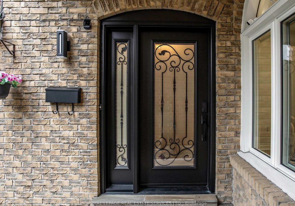21-glenmanor-way-vaughan-ontario-n13843840