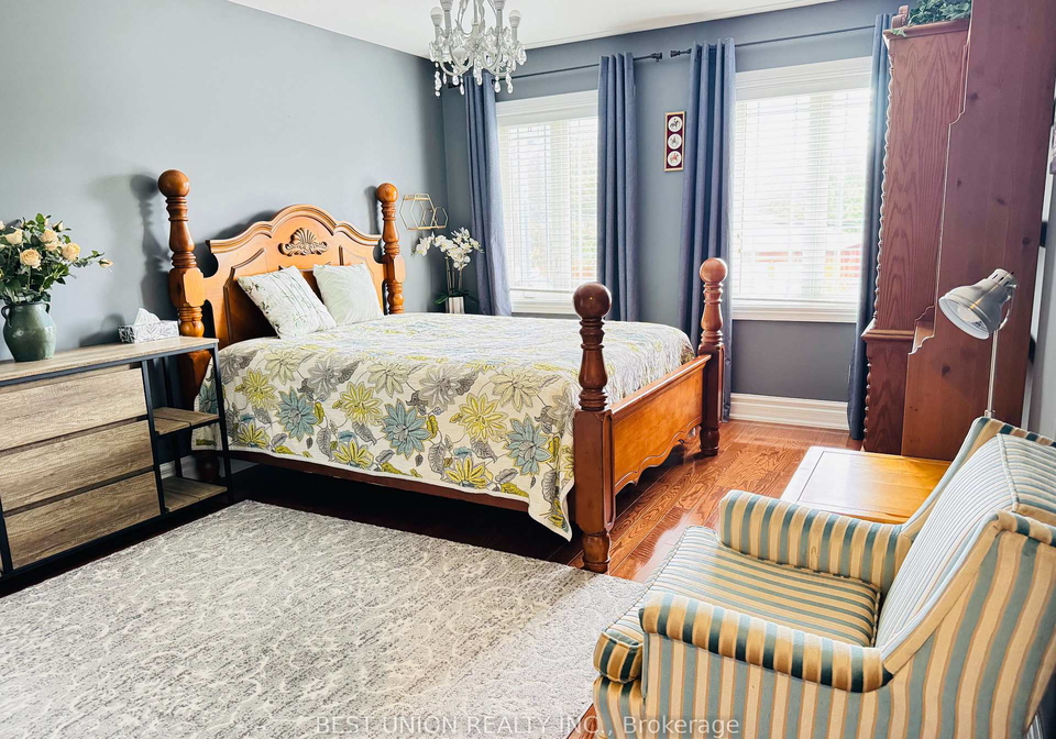 110-bond-crescent-richmond-hill-ontario-n13844350