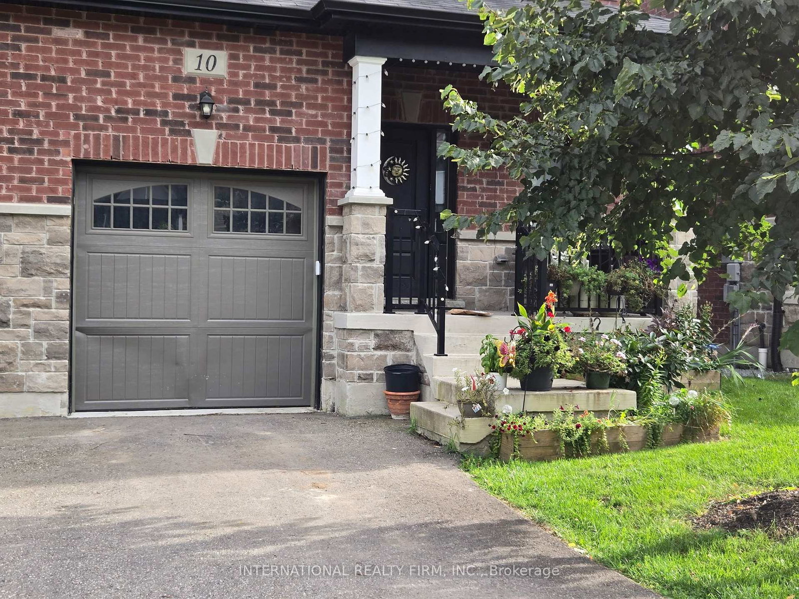 10-gord-matthews-way-uxbridge-ontario-n13844968