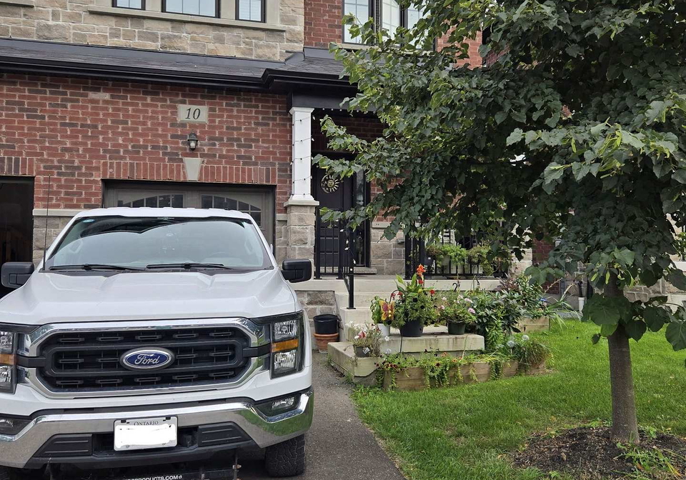 10-gord-matthews-way-uxbridge-ontario-n13844968