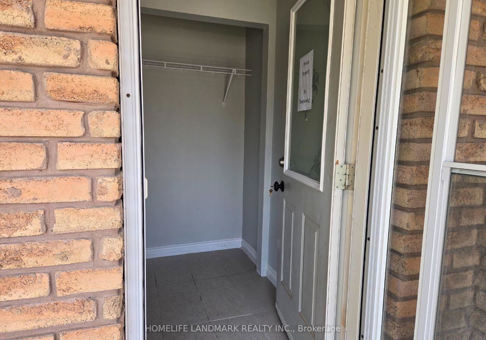 2centre-street-aurora-ontario-n13846476