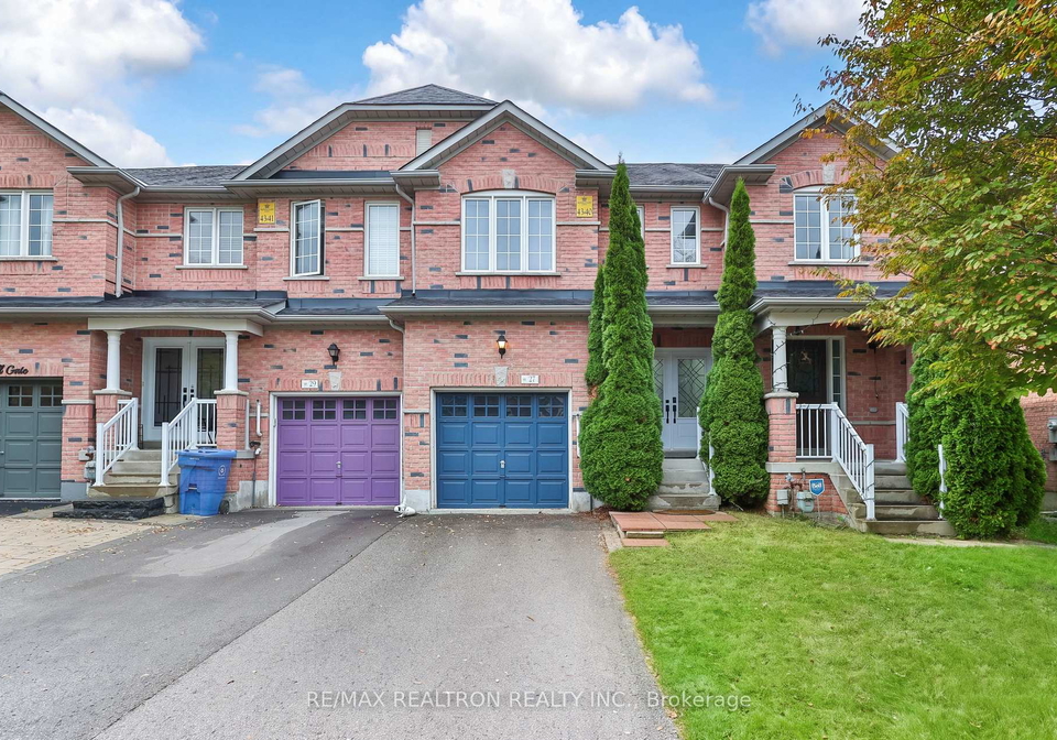 27-martell-gate-aurora-ontario-n13854876