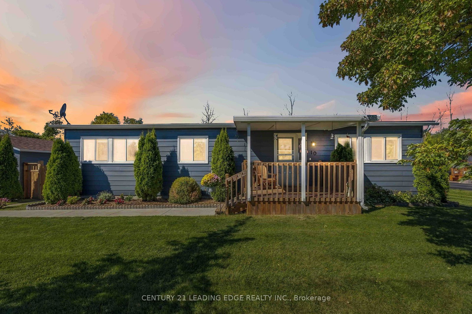 10-hummingbird-circle-georgina-ontario-n13855696