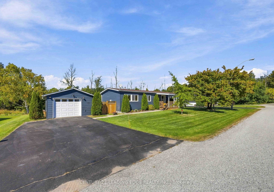 10-hummingbird-circle-georgina-ontario-n13855696