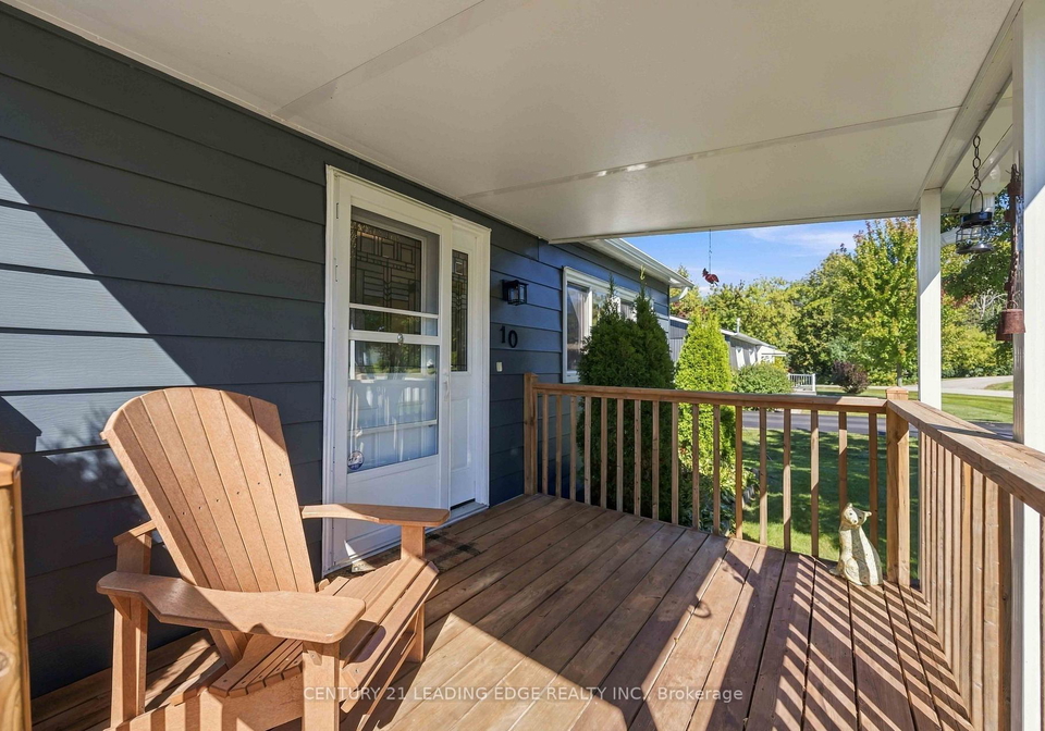 10-hummingbird-circle-georgina-ontario-n13855696