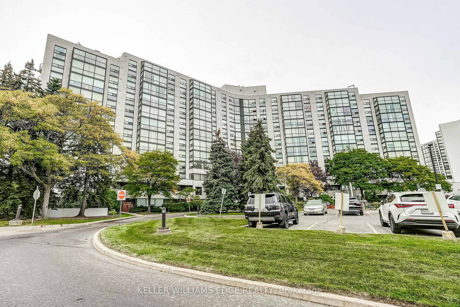 40-harding-boulevard-w-richmond-hill-ontario-n13856844