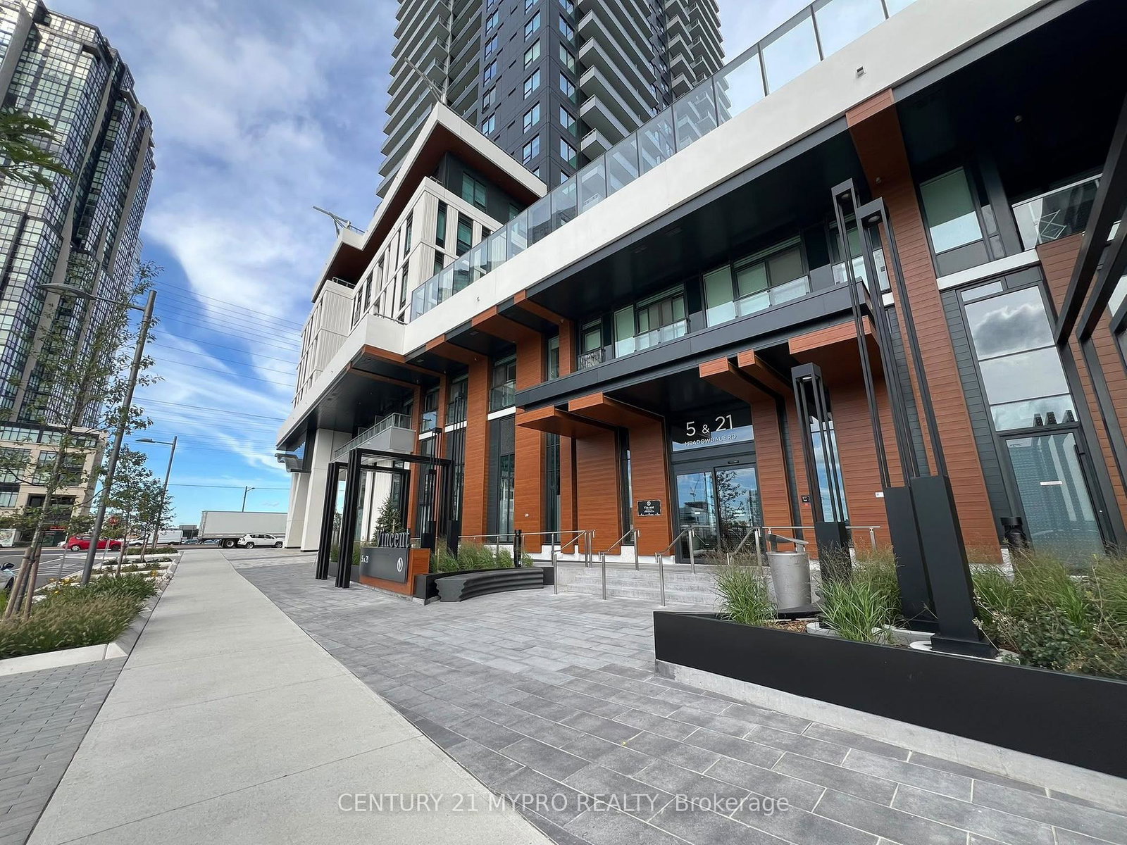 21-meadowdale-road-vaughan-ontario-n13857394