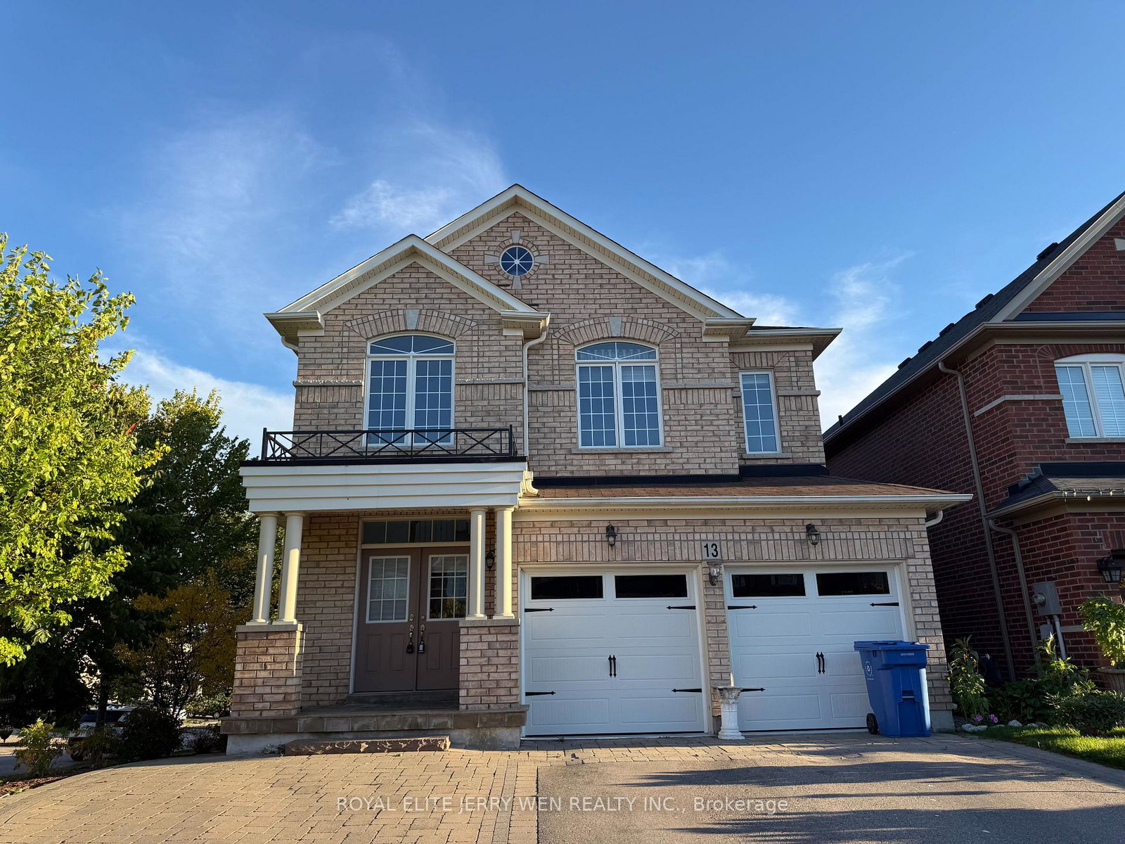 13-herefordshire-crescent-newmarket-ontario-n13857936