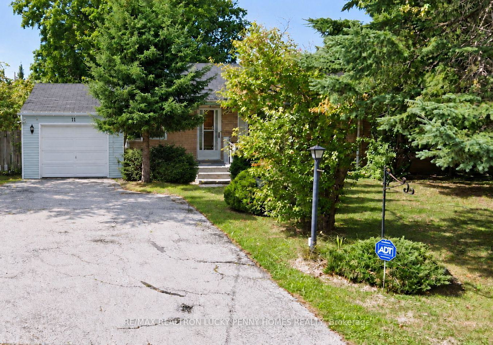11-lunar-crescent-markham-ontario-n13858174