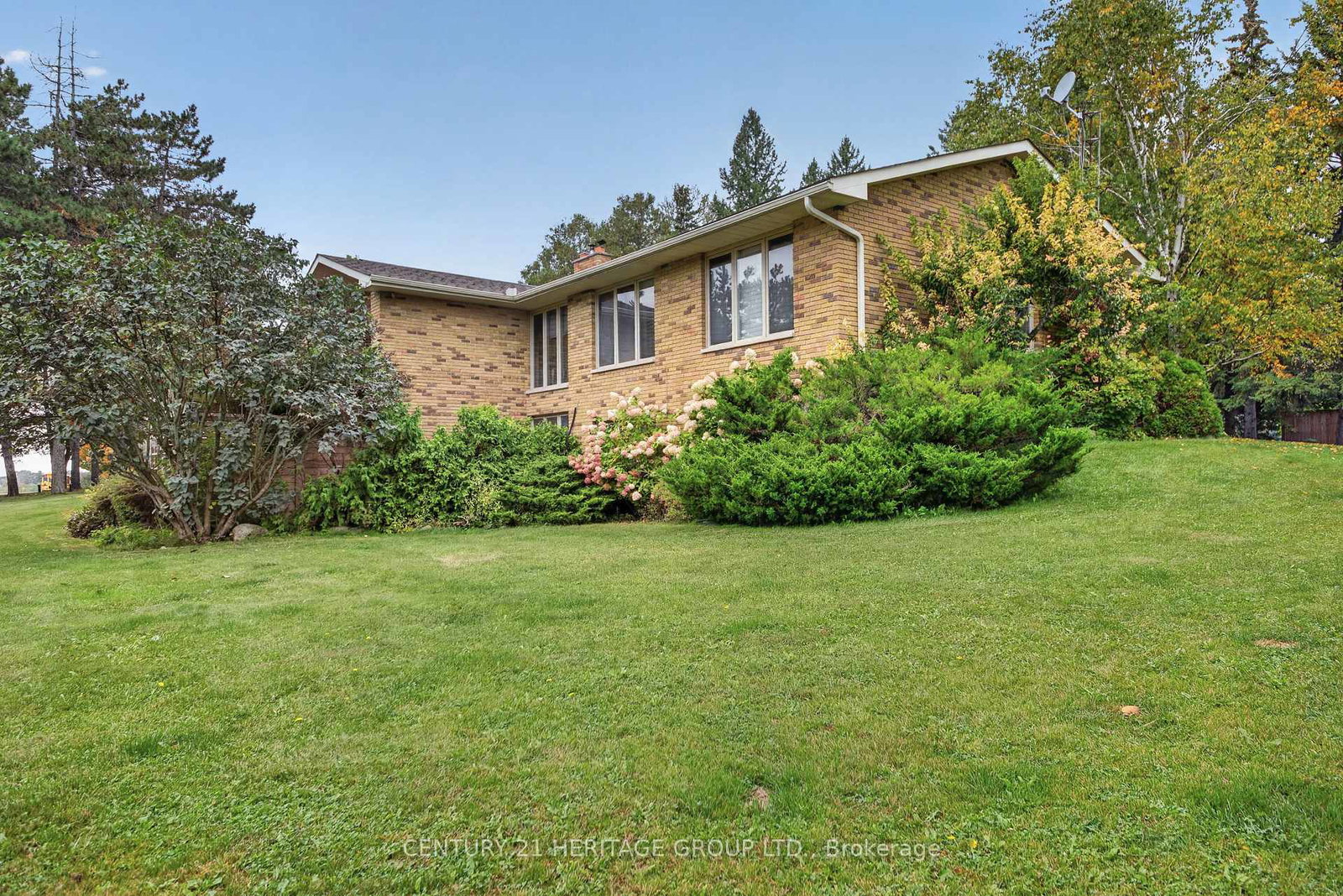 1-arthur-evans-crescent-bradford-west-gwillimbury-ontario-n13858318
