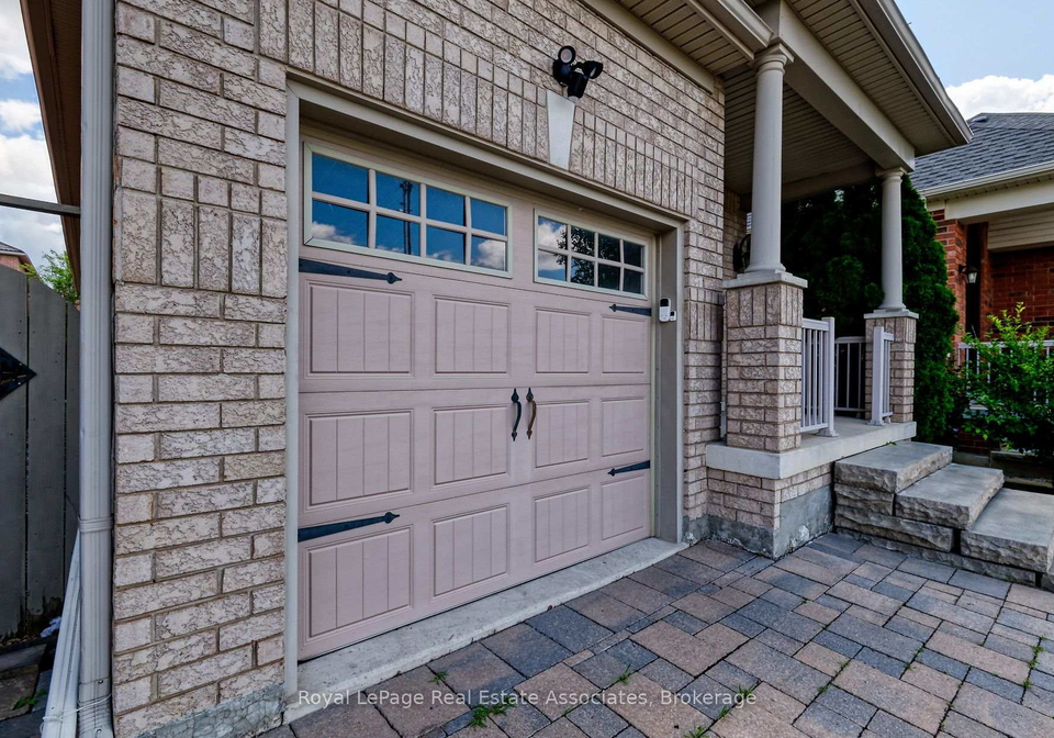 41-greenview-circle-vaughan-ontario-n13858898