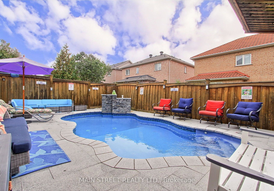 196-wainscot-avenue-newmarket-ontario-n13859146