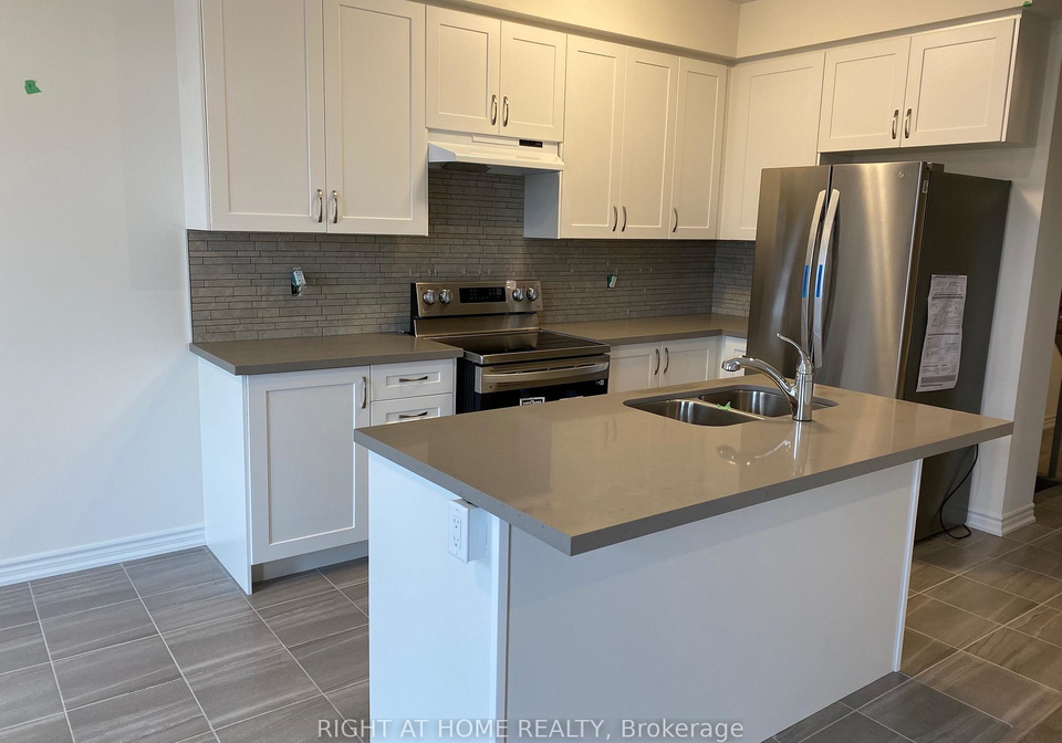 2250-grainger-loop-innisfil-ontario-n13859542