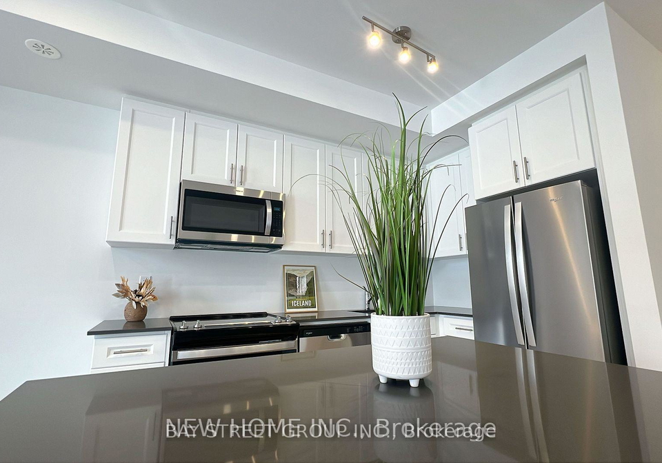 unit-20-24-lytham-green-circle-newmarket-ontario-n13859556