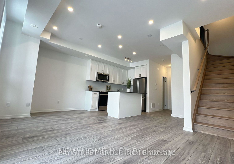 unit-20-24-lytham-green-circle-newmarket-ontario-n13859556