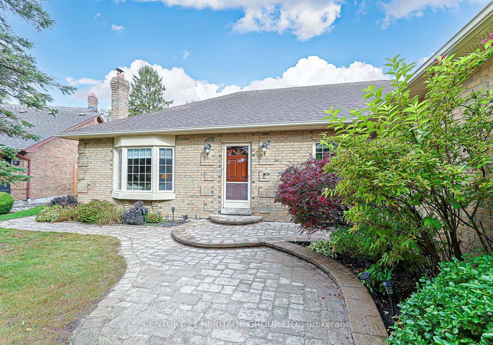 20-simmons-crescent-aurora-ontario-n13860576