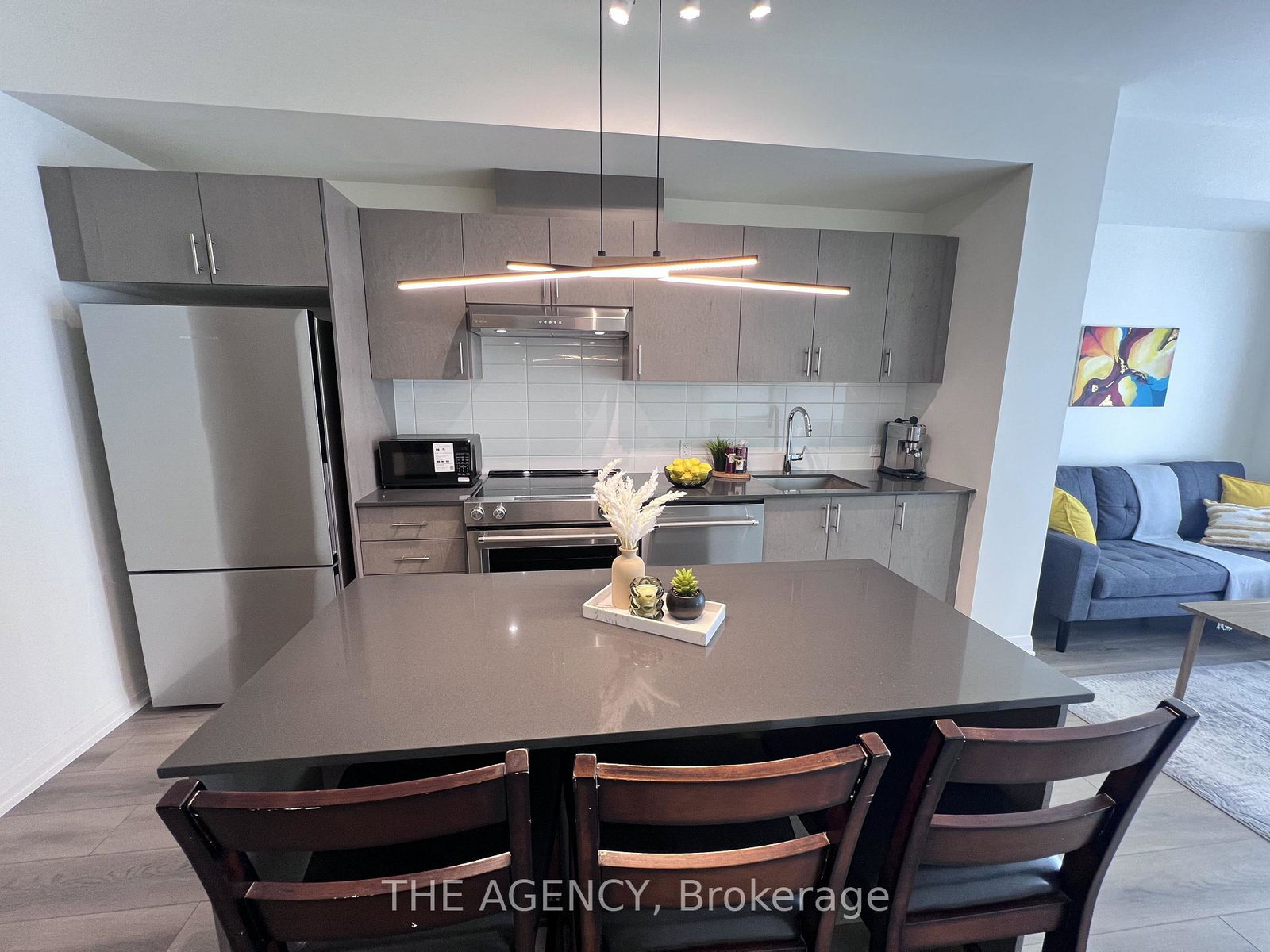 8960-jane-street-e-vaughan-ontario-n13861390