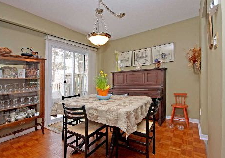 8-camelot-way-markham-ontario-n2863539