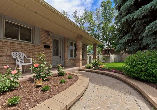 96-cardinal-crescent-newmarket-ontario-n3238076