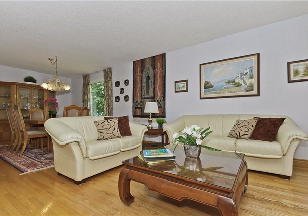 96-cardinal-crescent-newmarket-ontario-n3238076