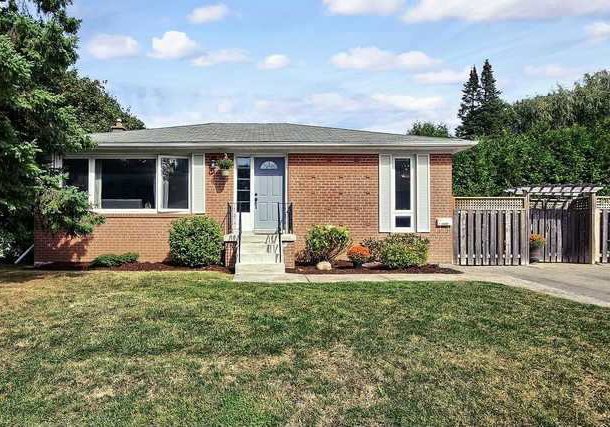 7-glass-drive-aurora-ontario-n3330434