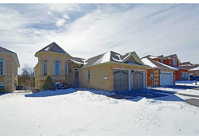 1890-emerald-court-innisfil-ontario-n3735494