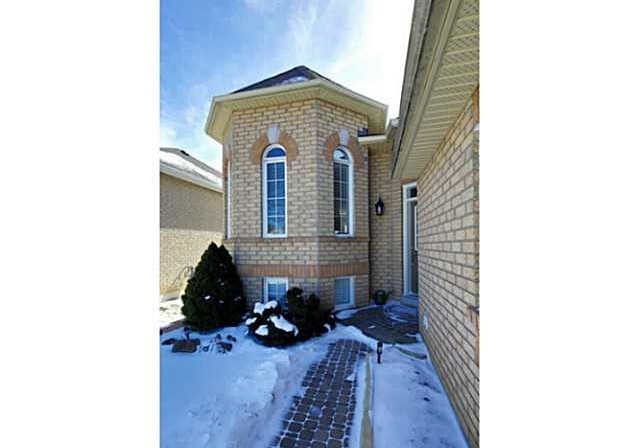 1890-emerald-court-innisfil-ontario-n3735494