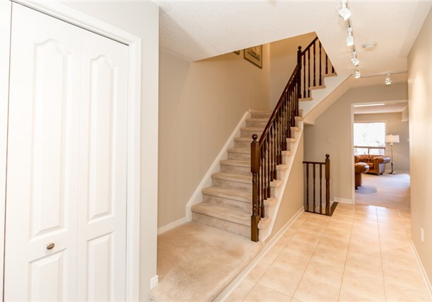 121-banbrooke-crescent-newmarket-ontario-n4049949