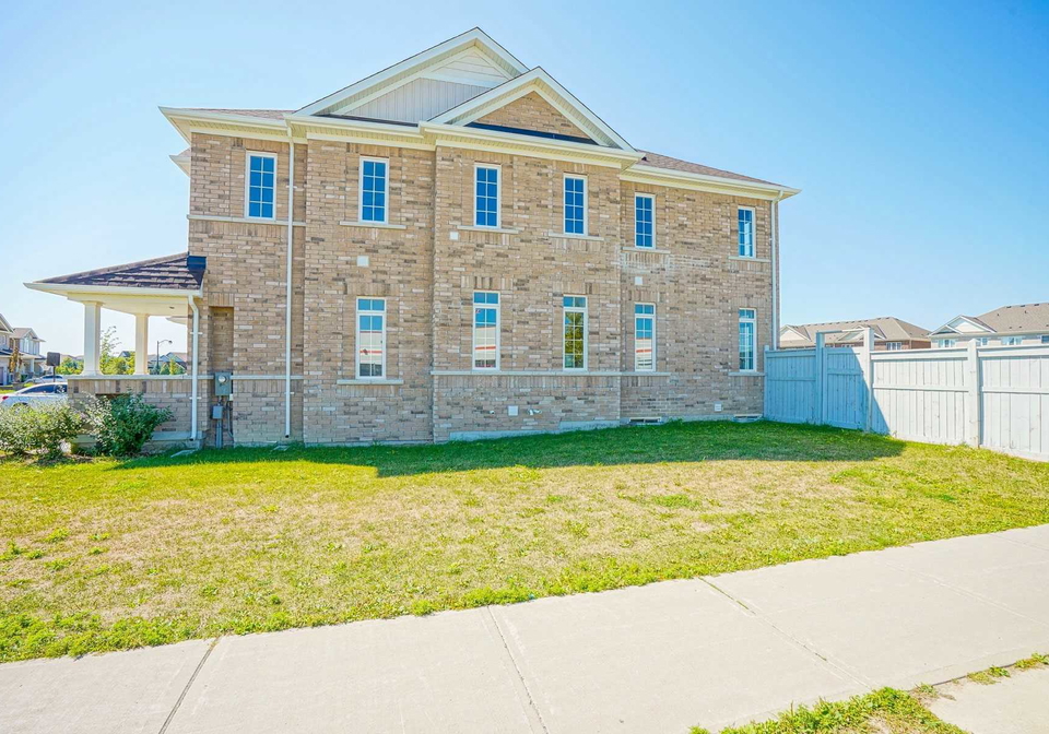 2-angela-street-bradford-west-gwillimbury-ontario-n4868820