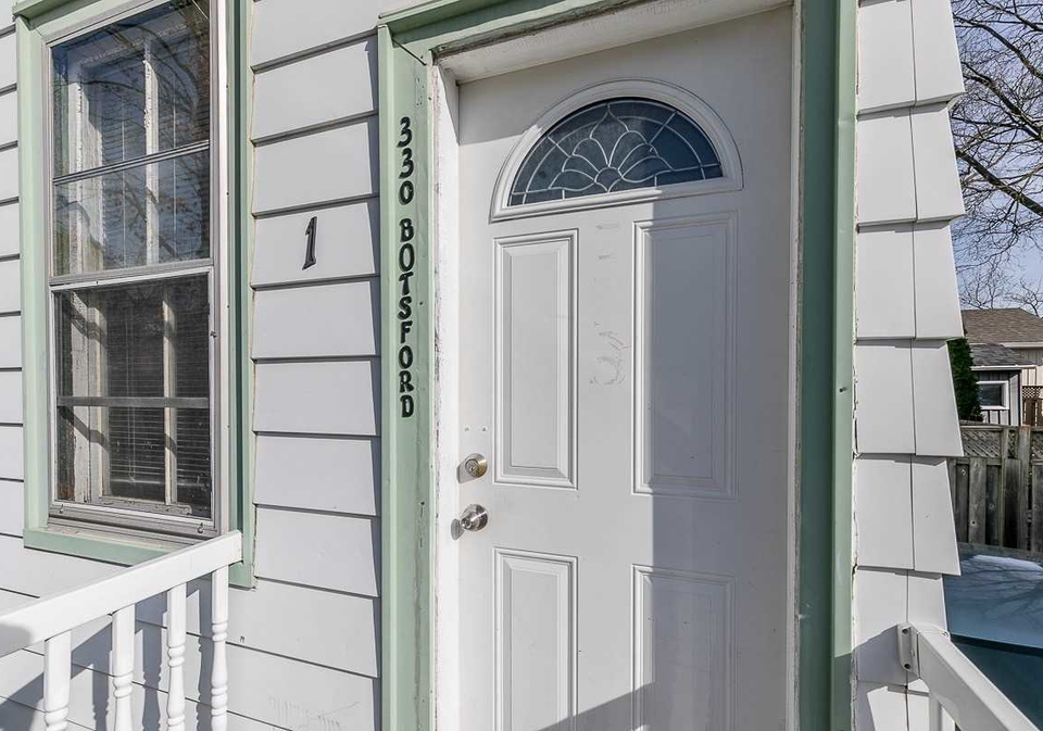 330-botsford-street-newmarket-ontario-n4983944