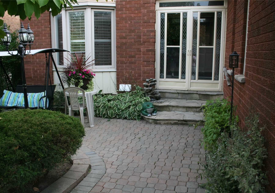 60-savage-road-newmarket-ontario-n5113525