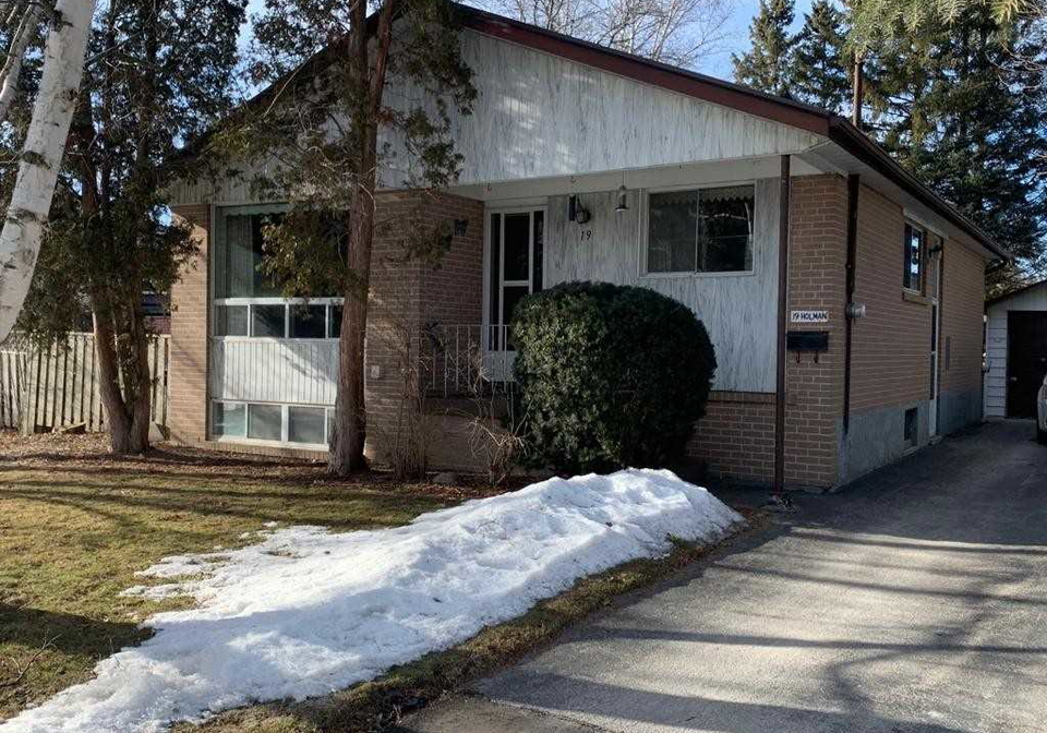 19-holman-crescent-aurora-ontario-n5144703