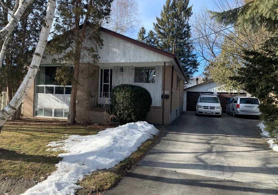 19-holman-crescent-aurora-ontario-n5144703
