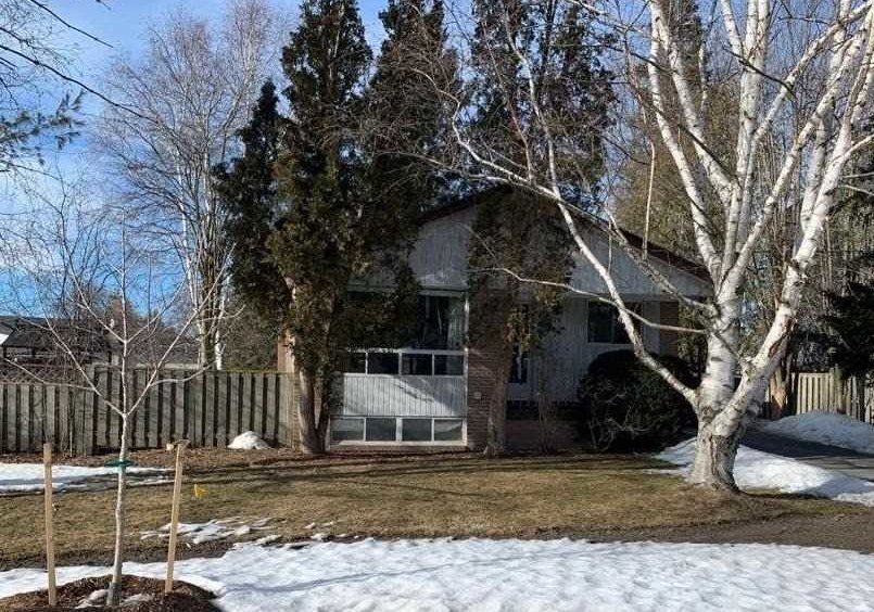 19-holman-crescent-aurora-ontario-n5144703
