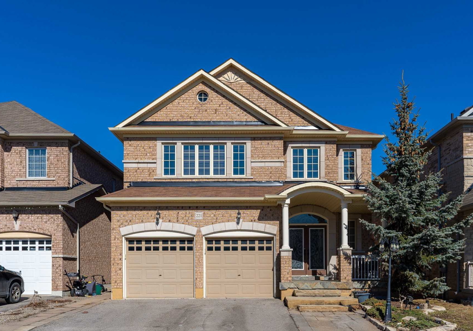 221-tonner-crescent-aurora-ontario-n5151188