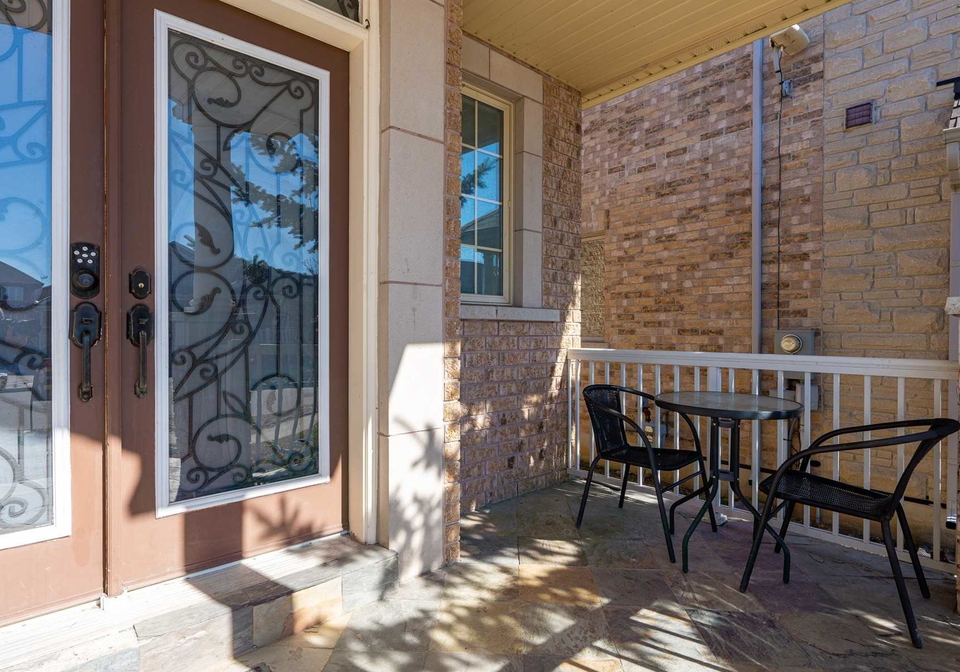 221-tonner-crescent-aurora-ontario-n5151188