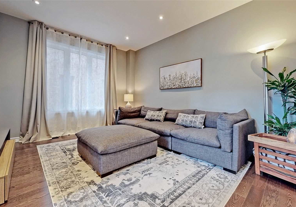 48-whitebirch-lane-east-gwillimbury-ontario-n5345582