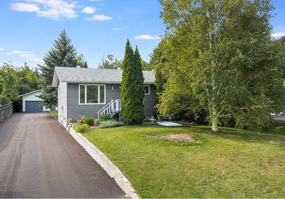 1015-lebanon-drive-innisfil-ontario-n5368905