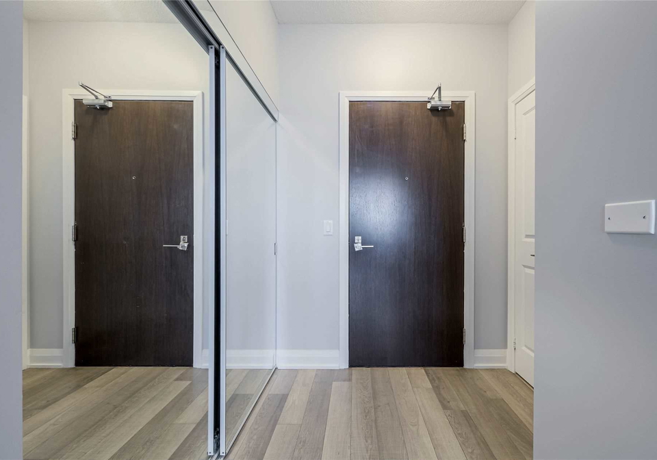 376-highway-7-richmond-hill-ontario-n5396140