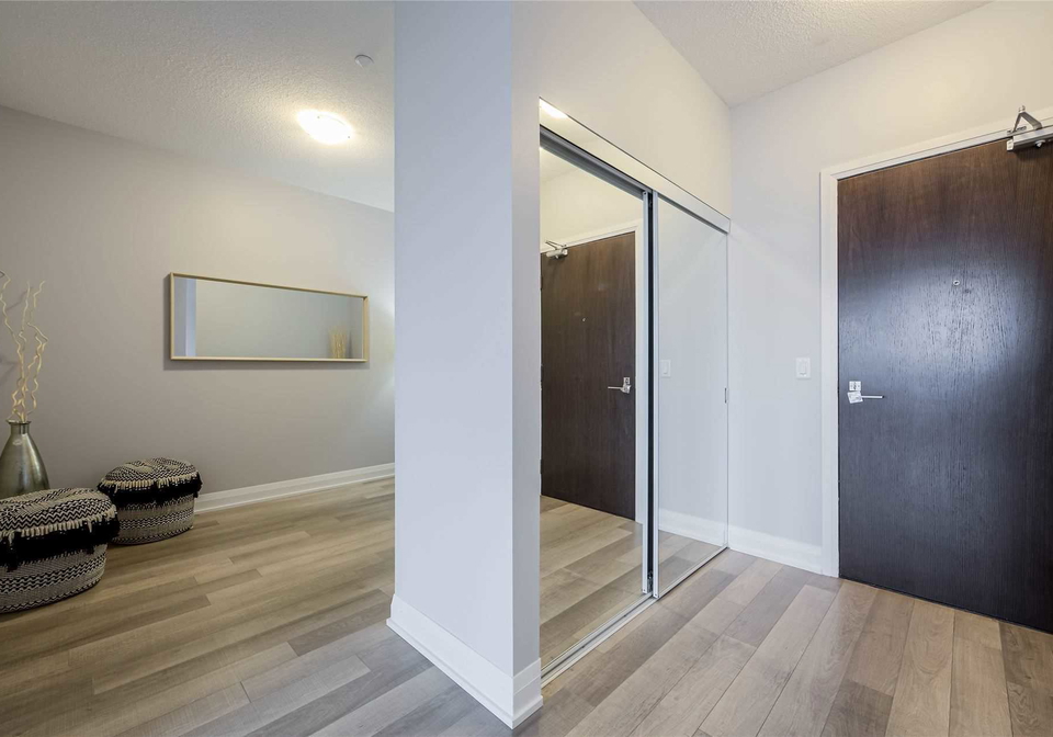 376-highway-7-richmond-hill-ontario-n5396140