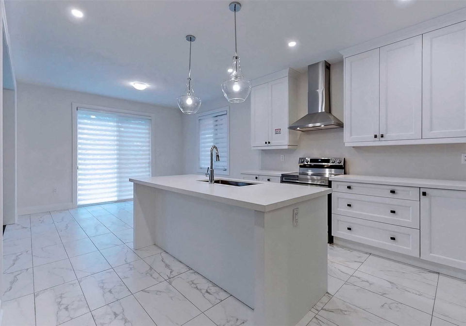 94-professor-day-drive-bradford-west-gwillimbury-ontario-n5403082