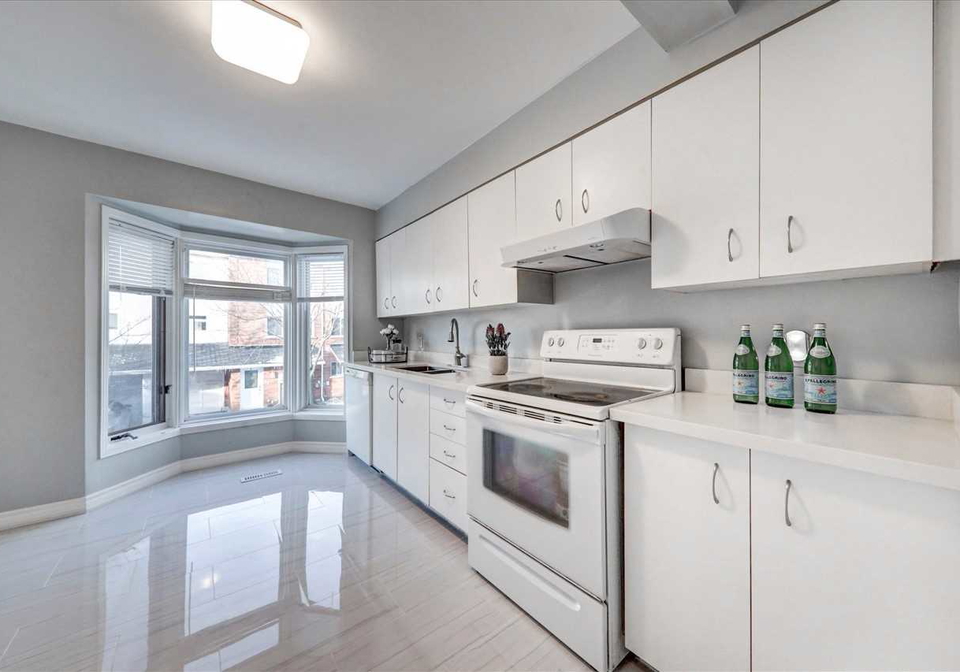 83-william-curtis-circle-newmarket-ontario-n5467716