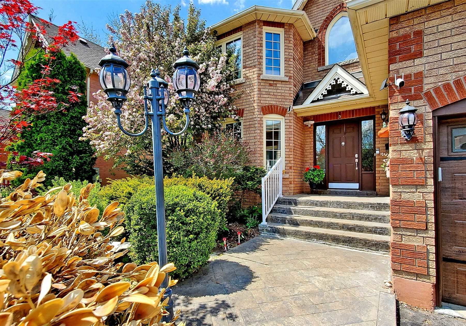 95-lensmith-drive-aurora-ontario-n5477521